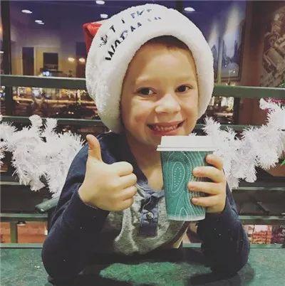 吃瓜网红图片头像可爱男,吃瓜网红的可爱男生头像揭秘  第1张